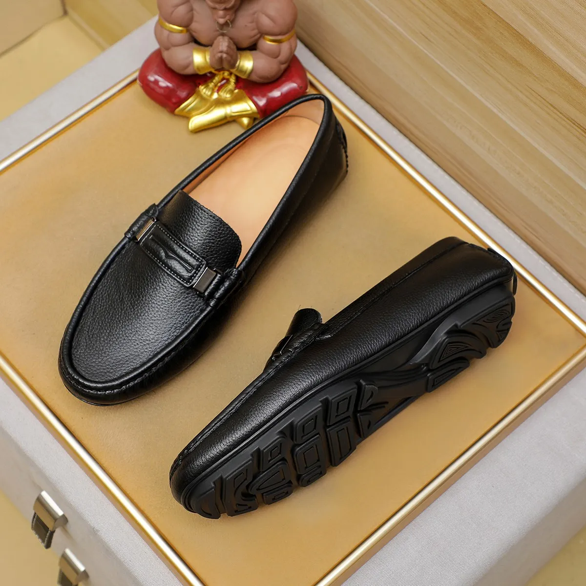Men's shoes 💰360 💰 LV Louis Vuitton's top-quality Peaches men's shoes 💯Original copy of the official website, the upper is made of imported official website 1:1 material ❌Italian 🇮🇹 cowhide surface, imported pigskin lining. It’s definitely not made with ordinary craftsmanship, it’s the model used by celebrities! The factory’s craftsmanship is designed to create the most perfect shoes for trendy men! Colors available! 38-44 yards